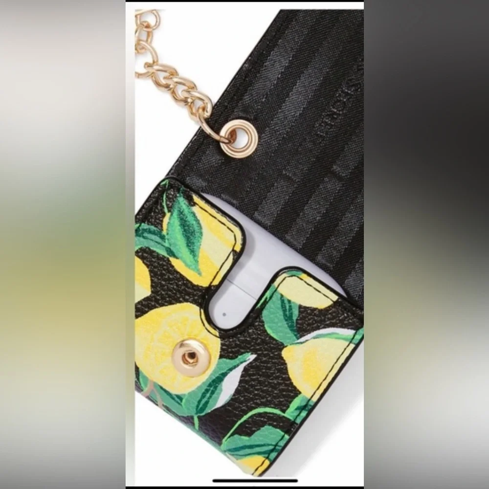 Victoria’s Secret Air Pod case/ keychain